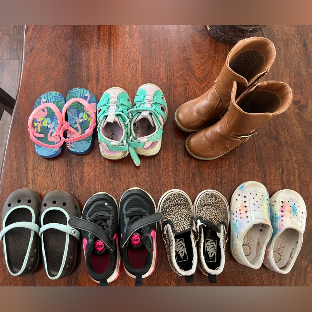 Bundle of 7 pairs of toddler size 5 & 6 shoes